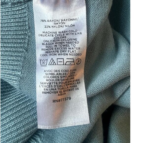 Ann Taylor Seasonless Button Cuff Sweater, Medium, Light Blue, Office, Classic - Picture 10 of 10